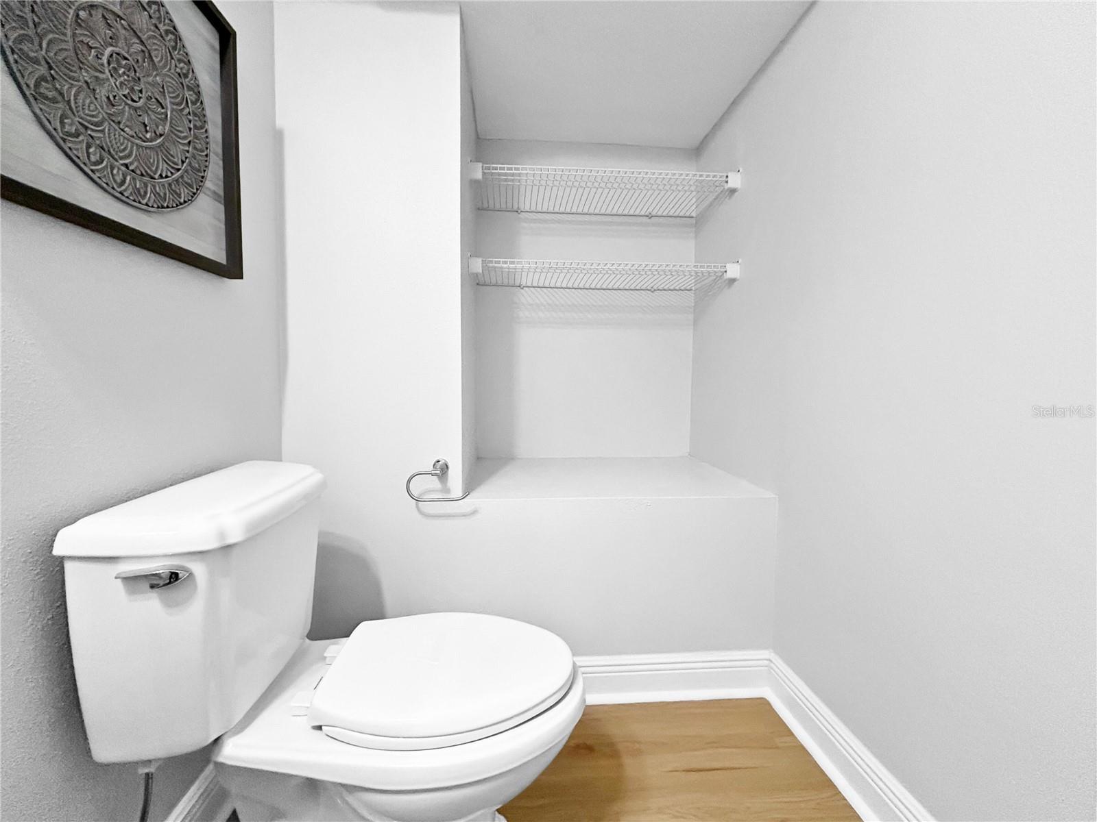 Listing photo id 12 for 254 Valencia Circle