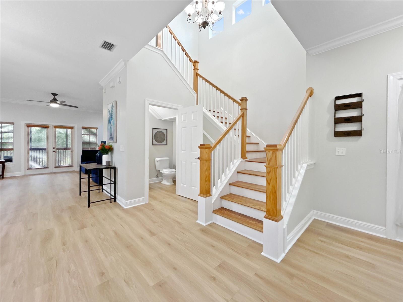 Listing photo id 13 for 254 Valencia Circle