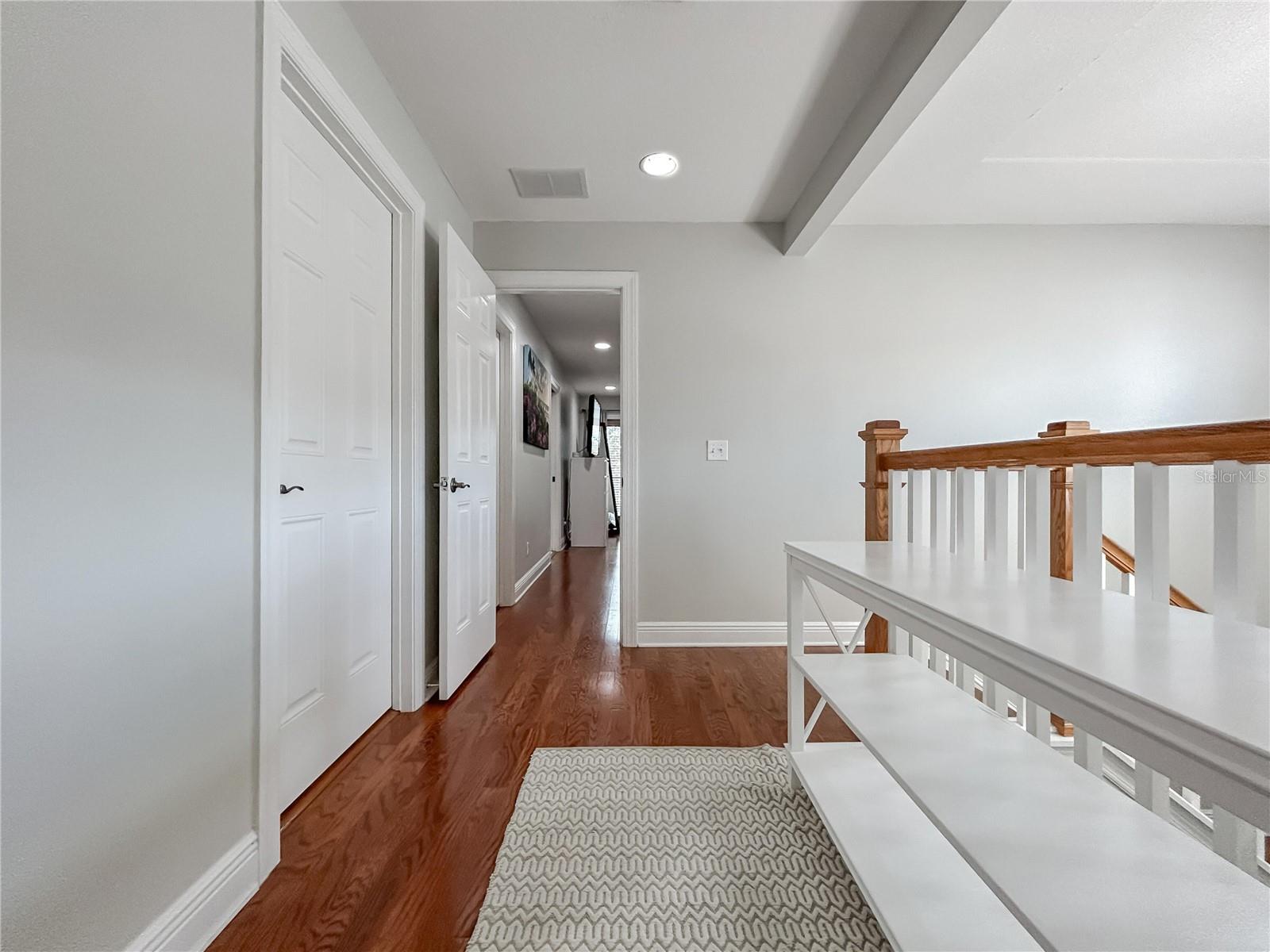 Listing photo id 14 for 254 Valencia Circle