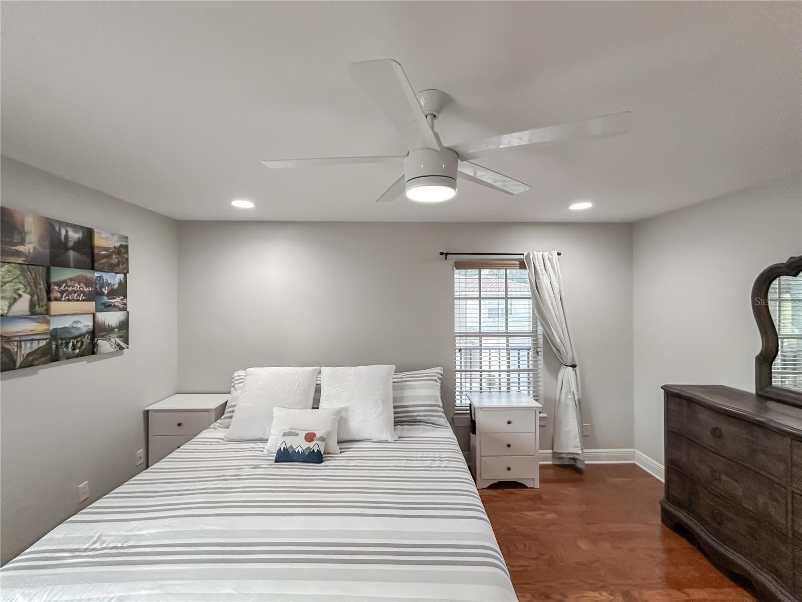 Listing photo id 15 for 254 Valencia Circle