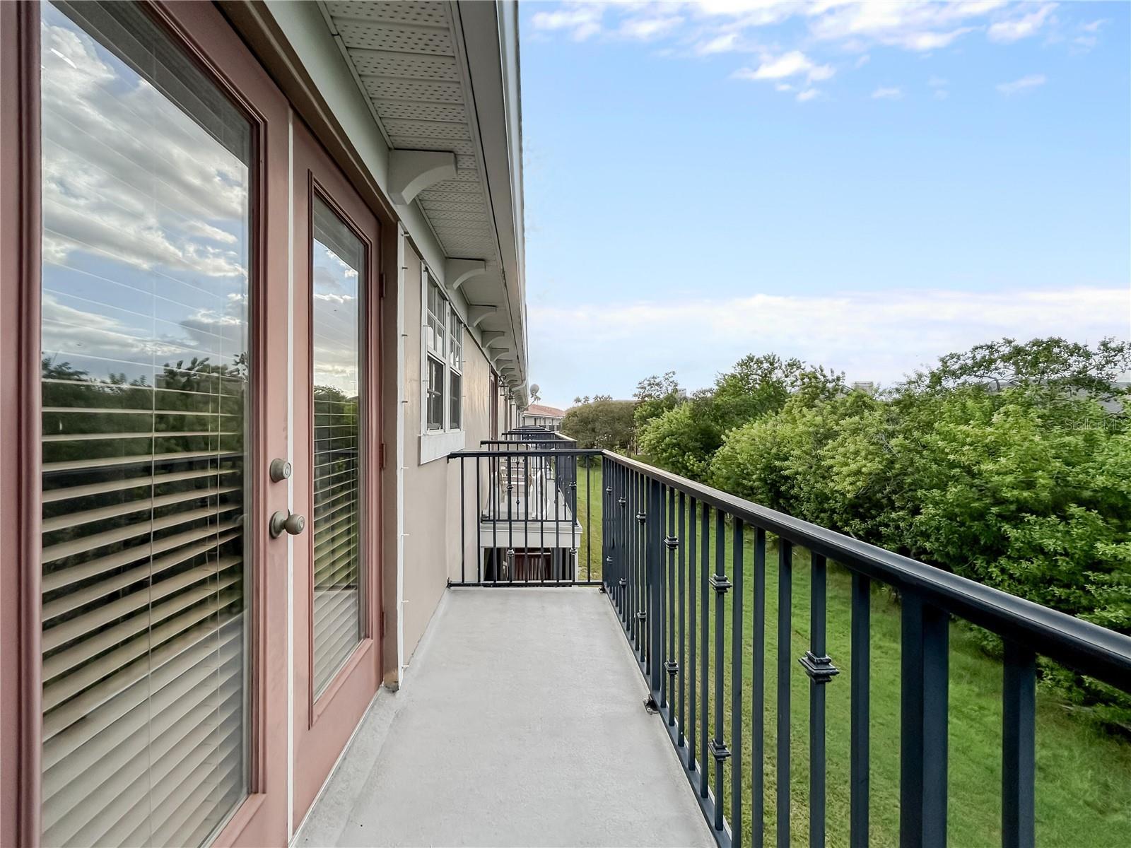 Listing photo id 17 for 254 Valencia Circle