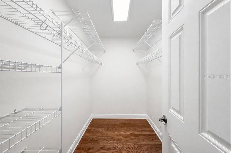 Listing photo id 18 for 254 Valencia Circle