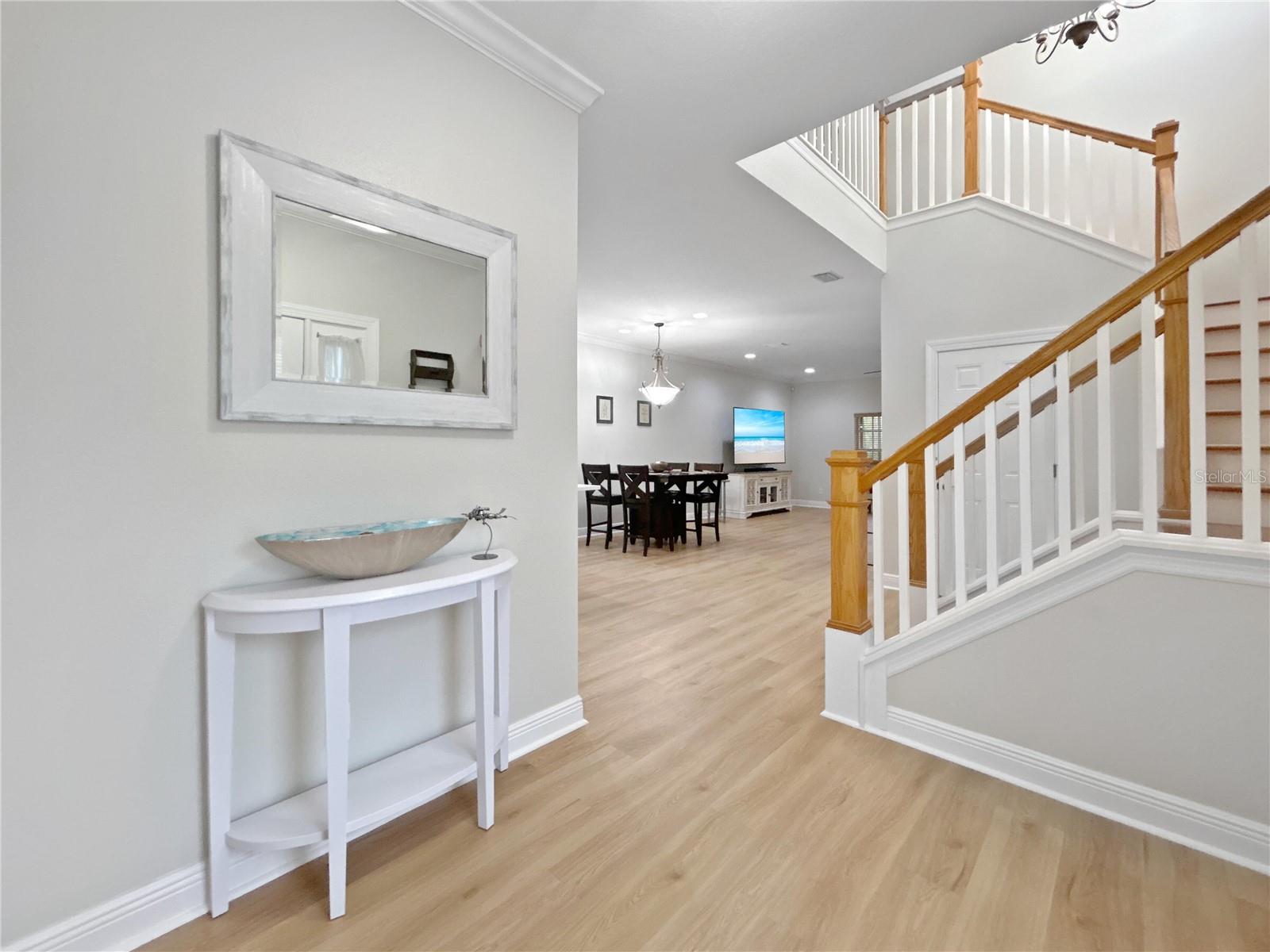 Listing photo id 3 for 254 Valencia Circle