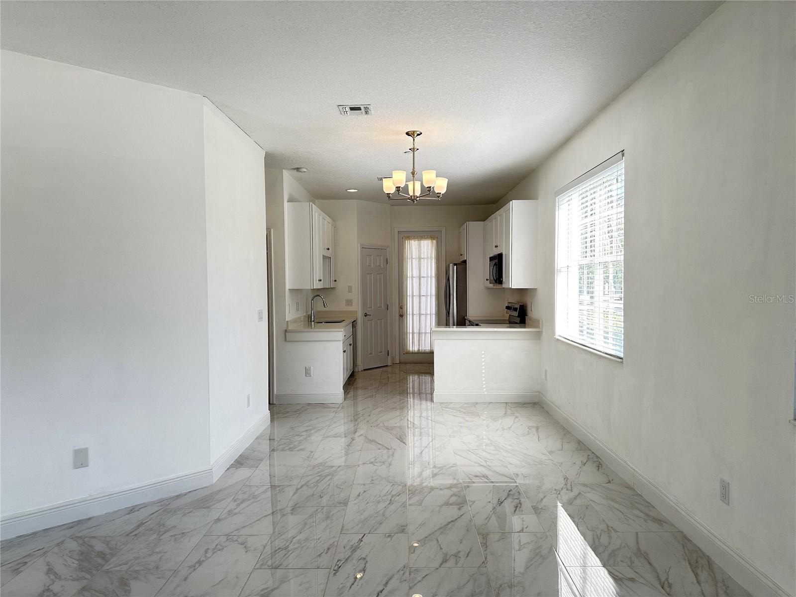 Image 10 of 81 For 9189 Camden Gardens Street