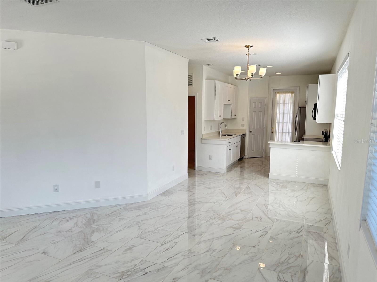 Image 11 of 81 For 9189 Camden Gardens Street