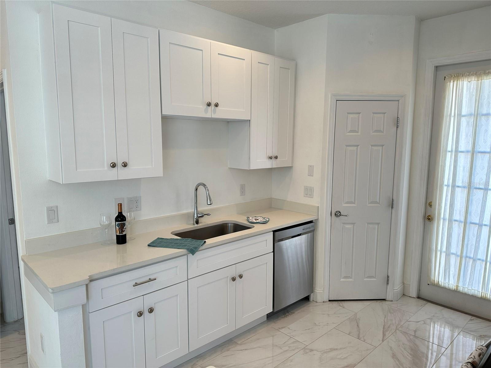 Image 15 of 81 For 9189 Camden Gardens Street