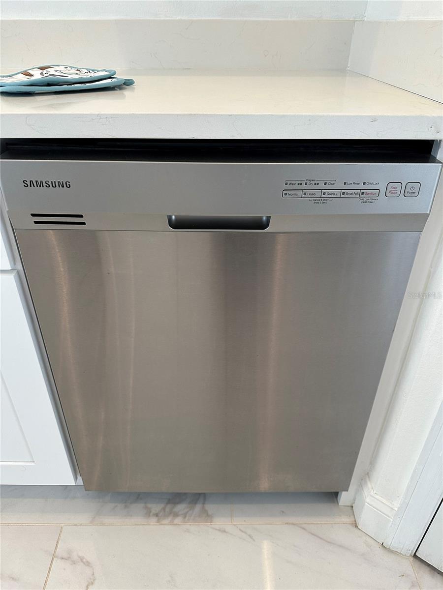 Image 20 of 81 For 9189 Camden Gardens Street