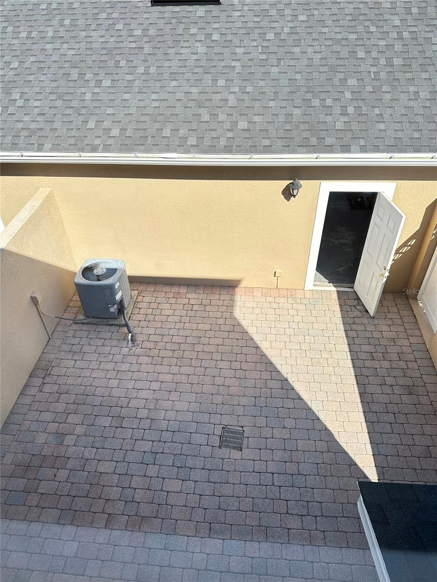 Image 32 of 81 For 9189 Camden Gardens Street