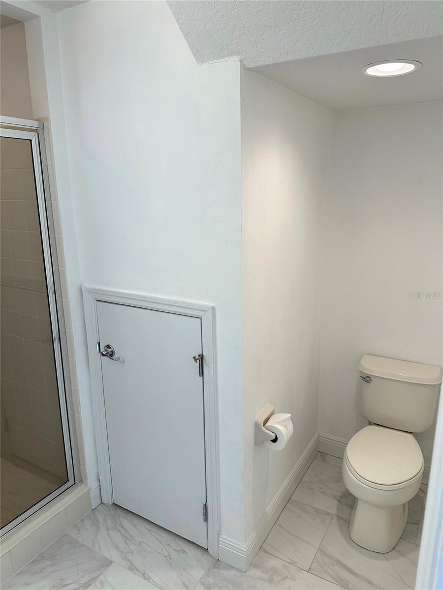 Image 55 of 81 For 9189 Camden Gardens Street