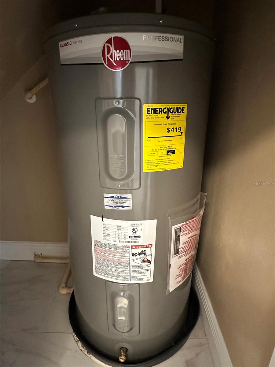 Image 56 of 81 For 9189 Camden Gardens Street