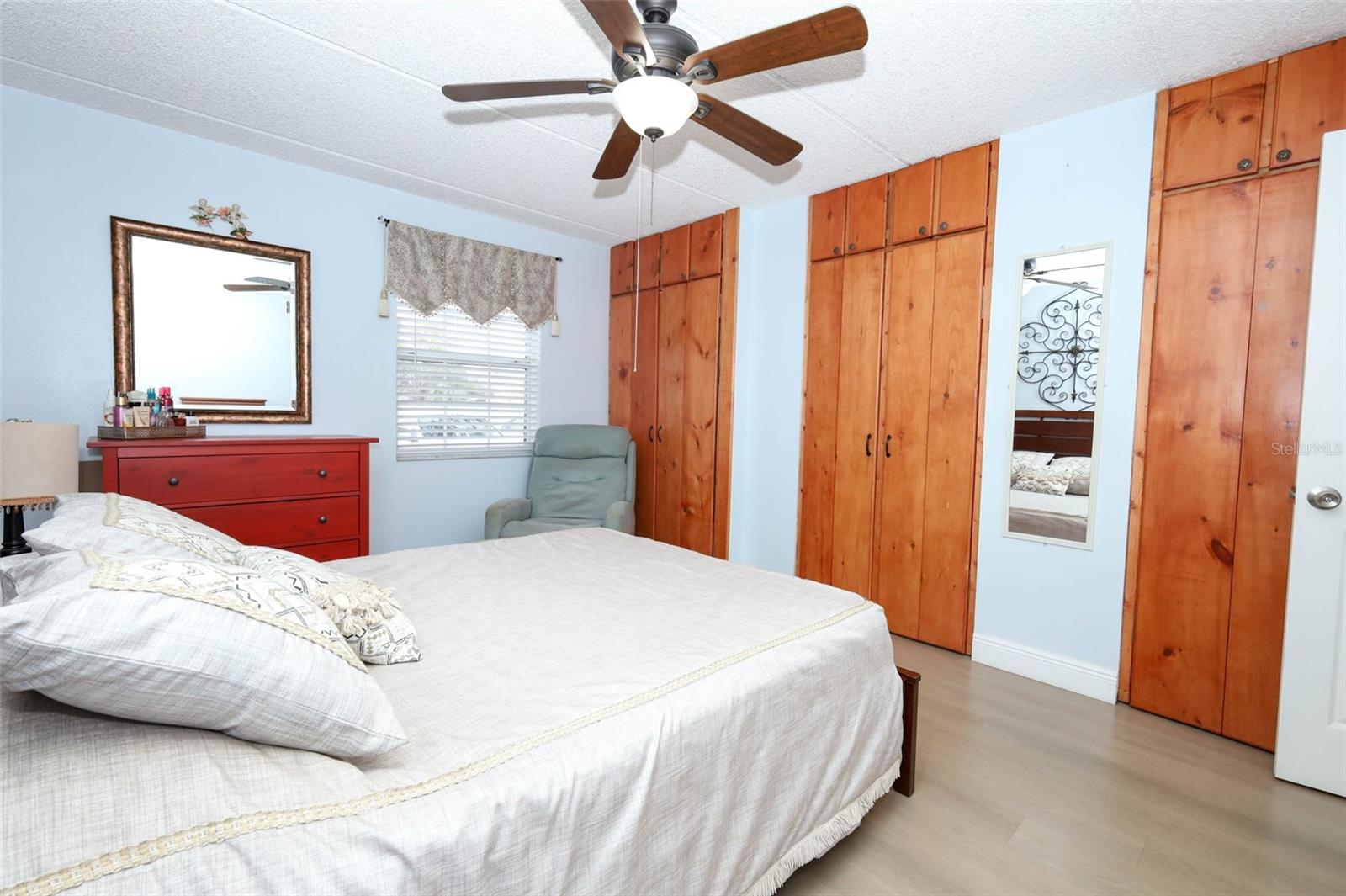 Image 15 of 43 For 189 Lewfield Circle 189