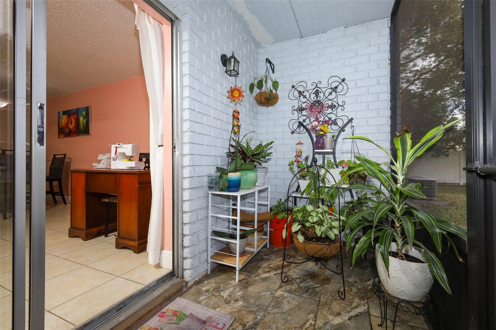 Image 19 of 43 For 189 Lewfield Circle 189