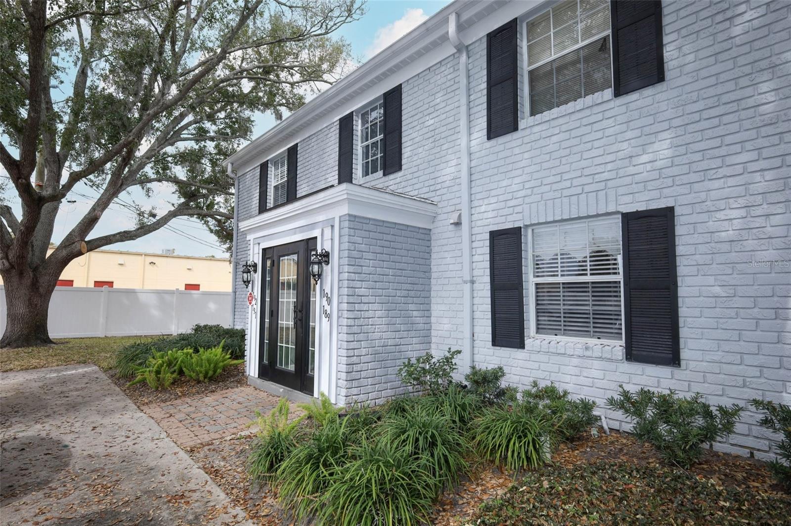 Image 4 of 43 For 189 Lewfield Circle 189