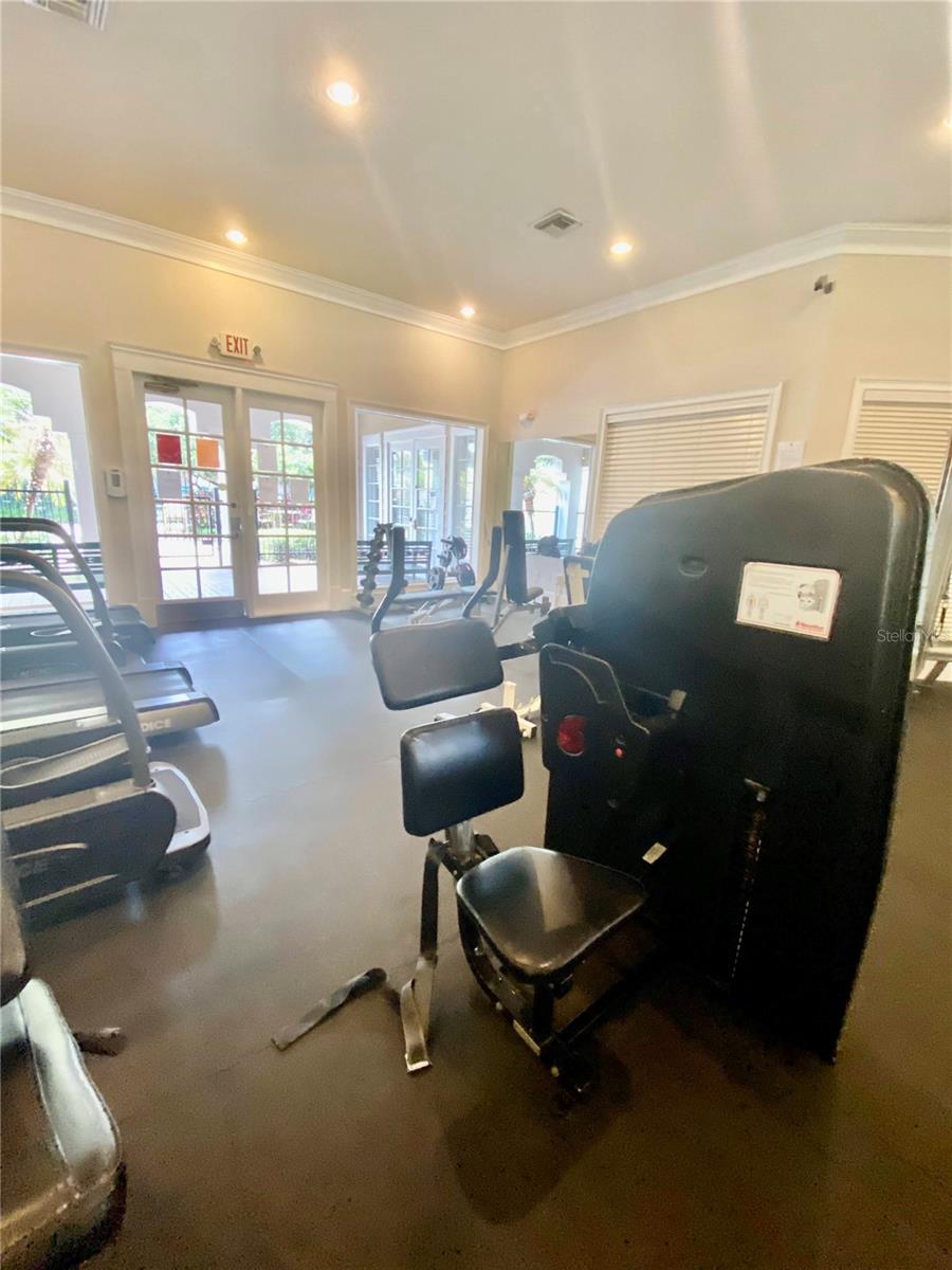 Image 16 of 25 For 13015 Plantation Park Circle 1037