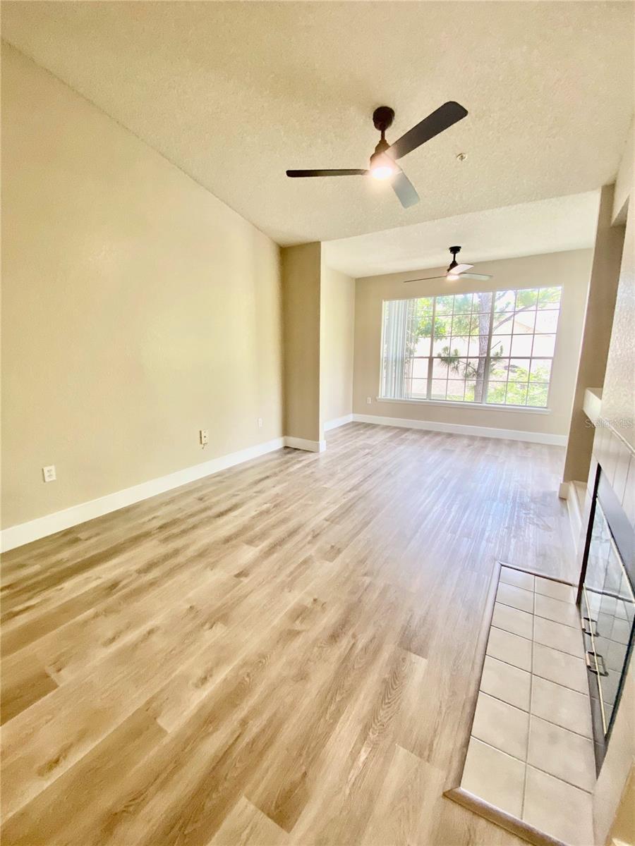 Image 9 of 25 For 13015 Plantation Park Circle 1037