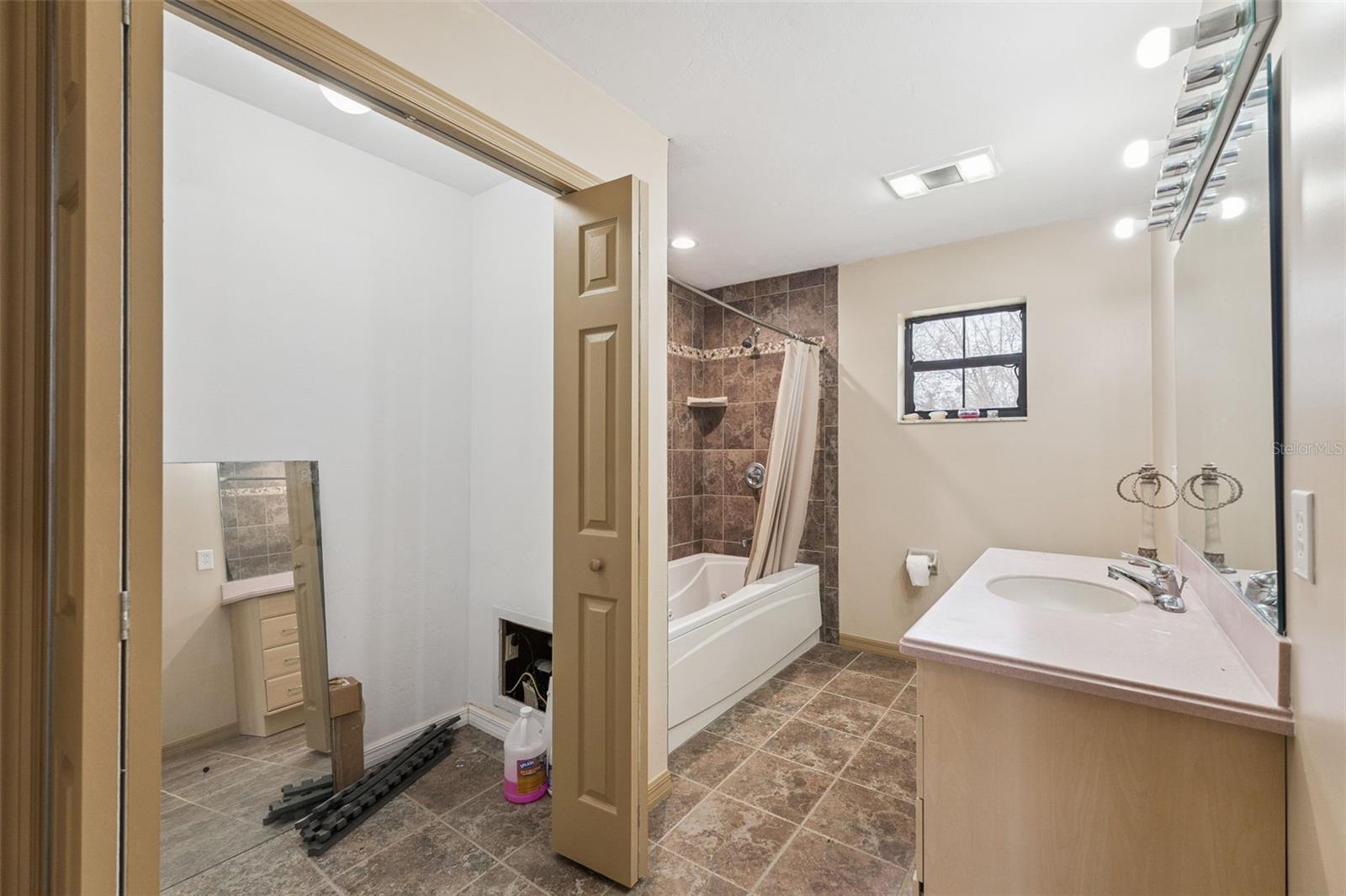 Image 10 of 13 For 1449 Shady Place