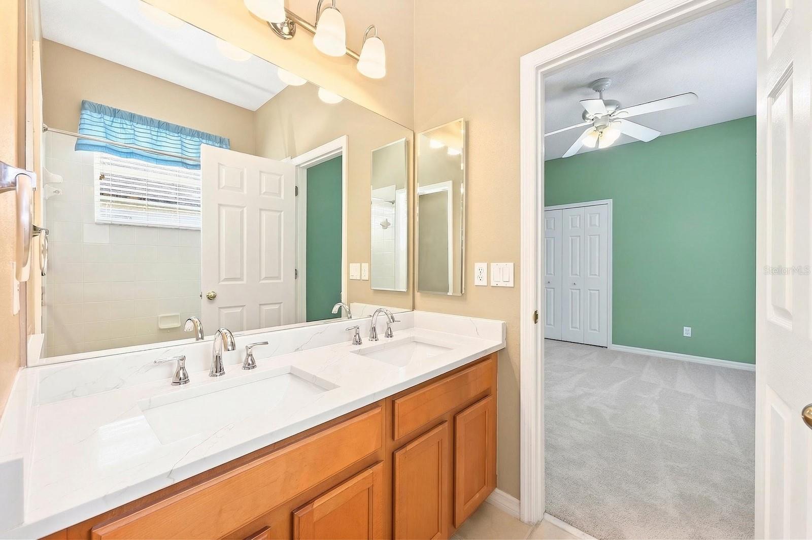 Listing photo id 20 for 3965 Emerald Estates Circle