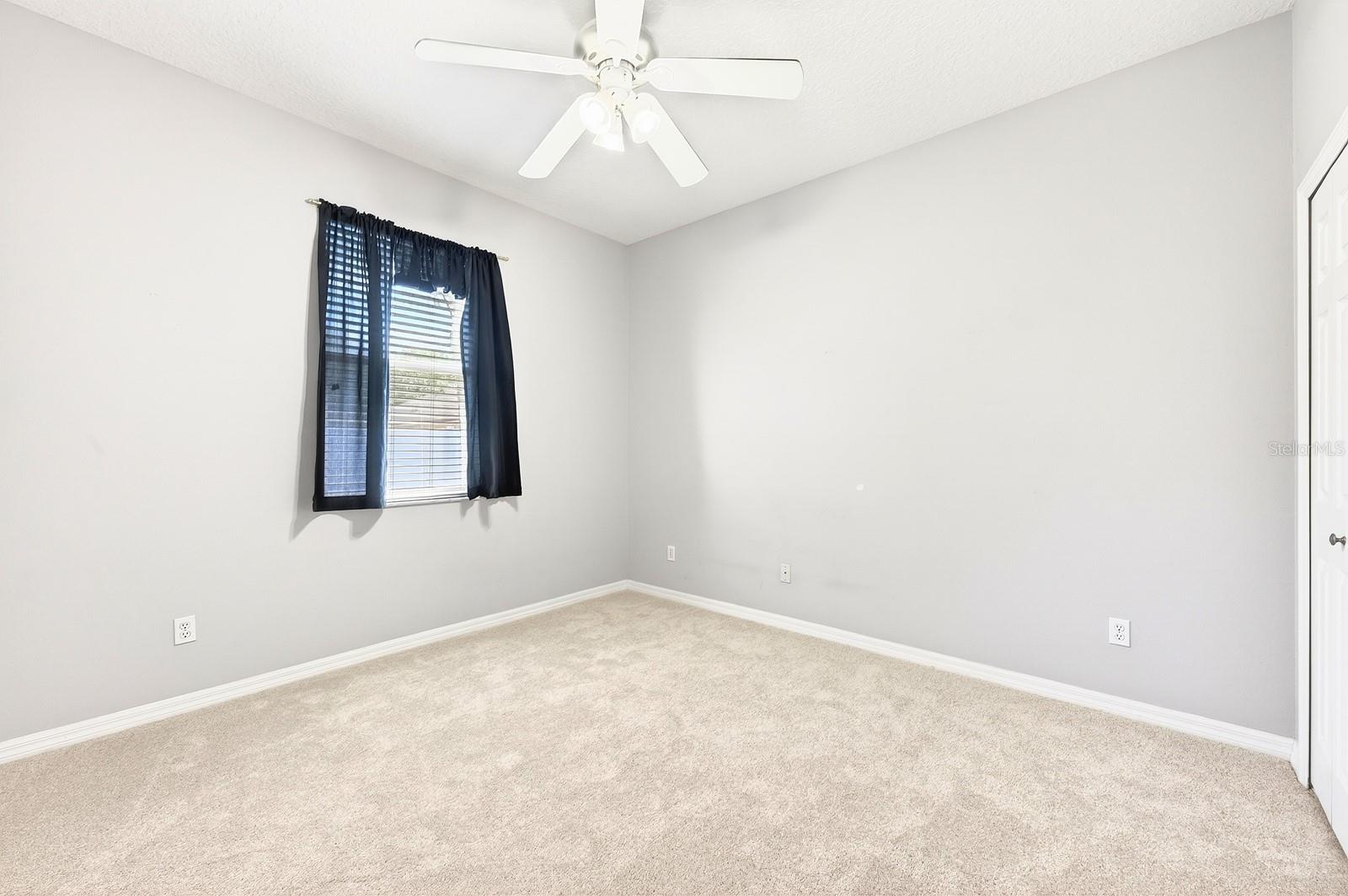 Listing photo id 22 for 3965 Emerald Estates Circle