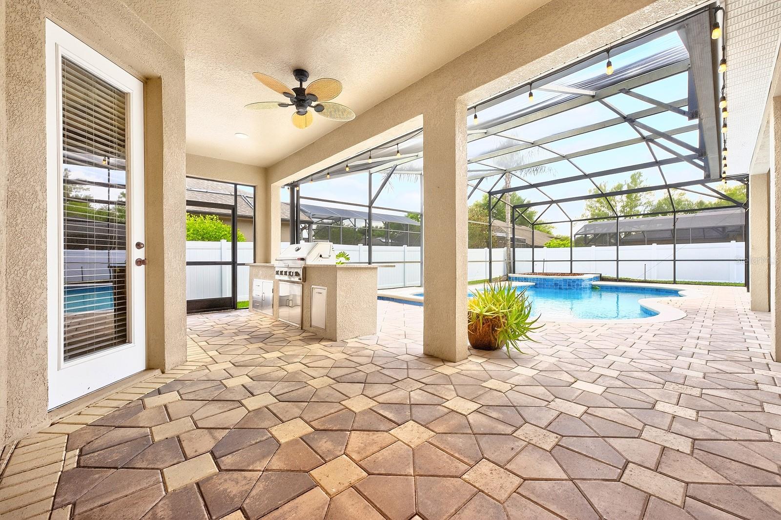 Listing photo id 29 for 3965 Emerald Estates Circle