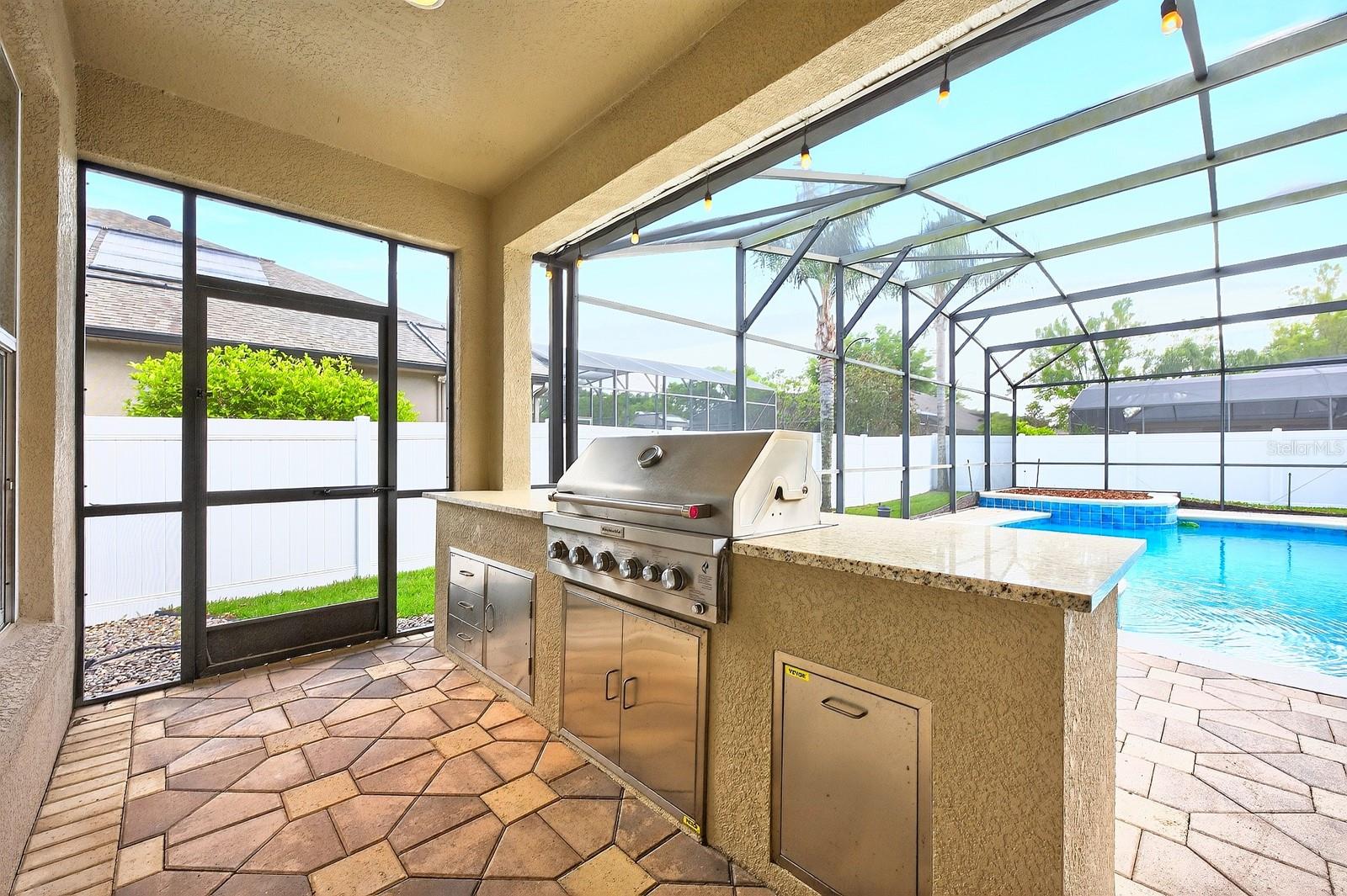 Listing photo id 31 for 3965 Emerald Estates Circle