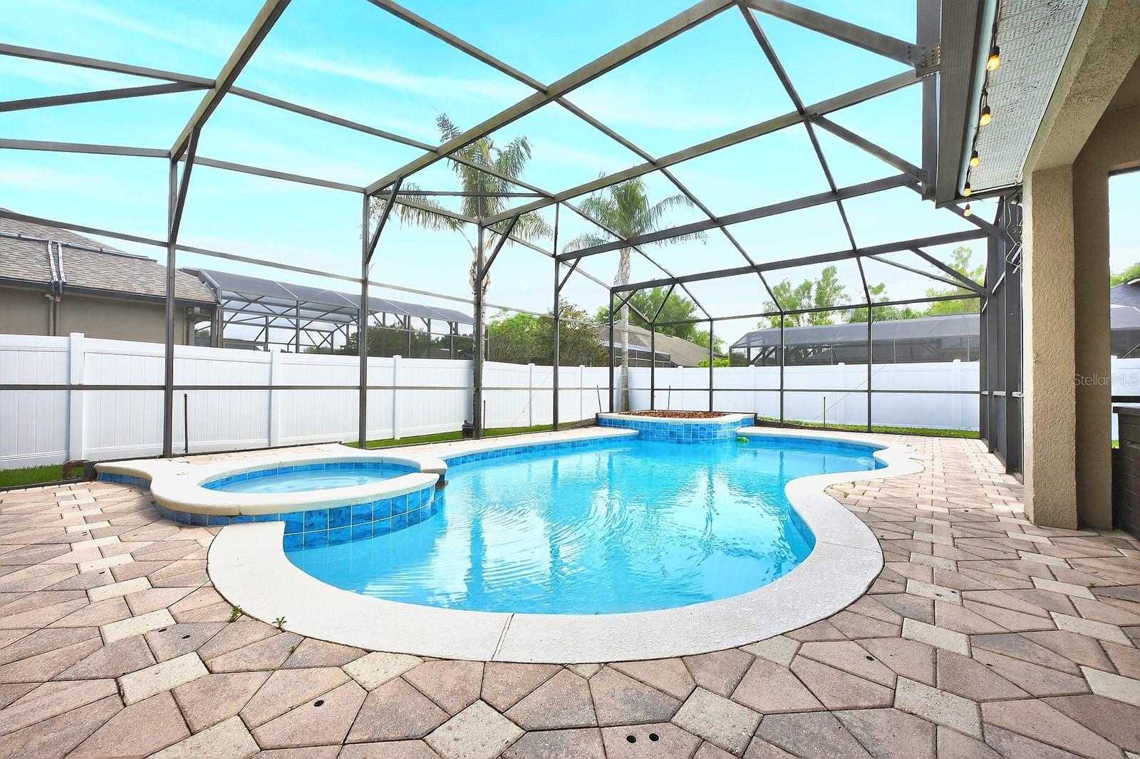 Listing photo id 32 for 3965 Emerald Estates Circle