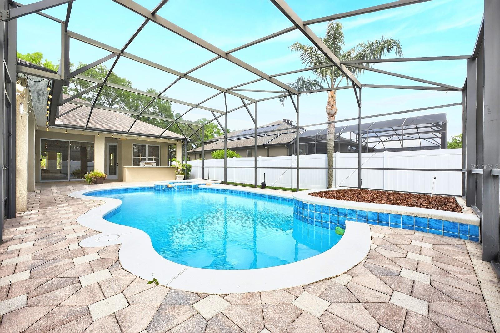 Listing photo id 33 for 3965 Emerald Estates Circle