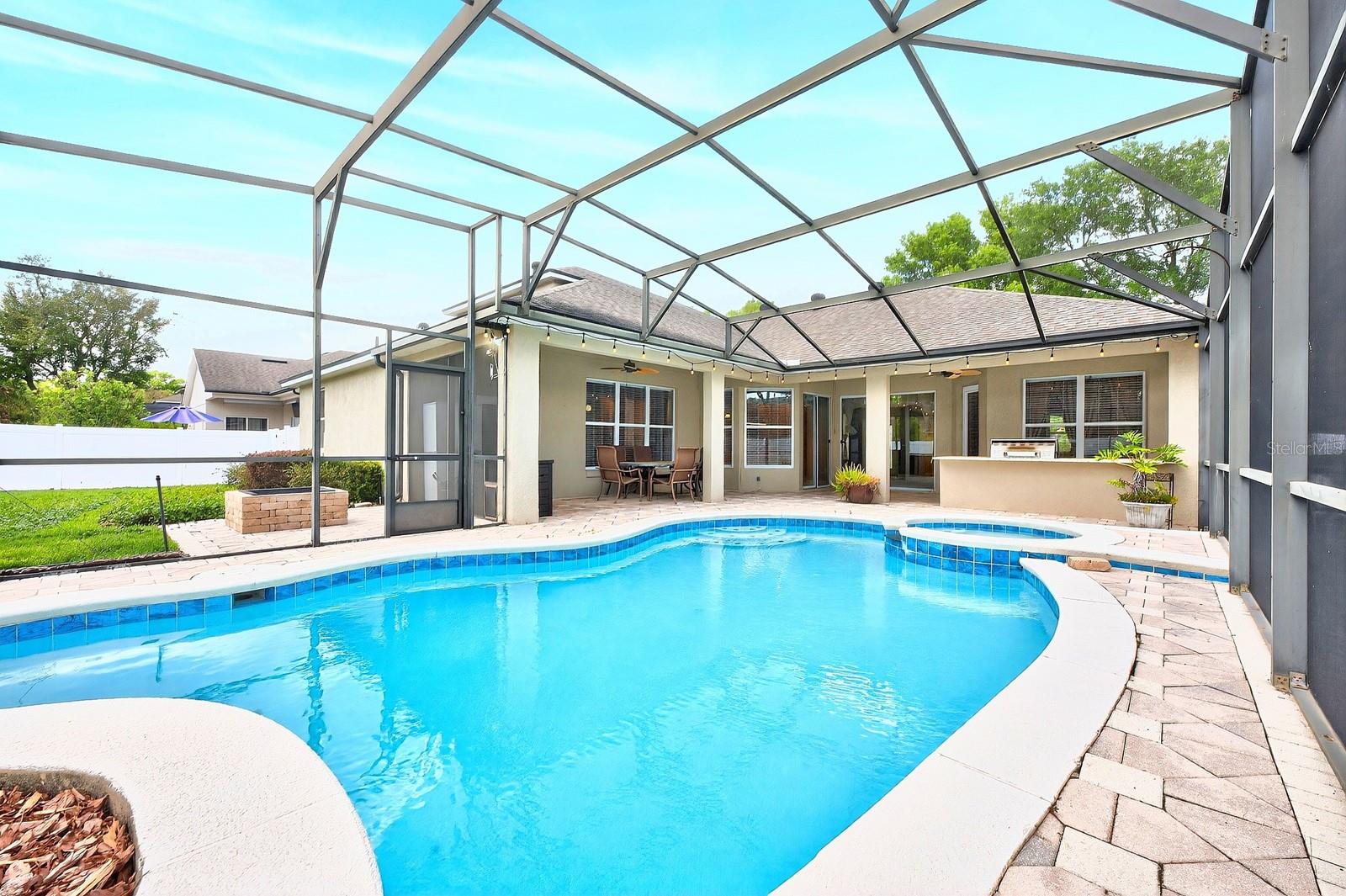 Listing photo id 34 for 3965 Emerald Estates Circle