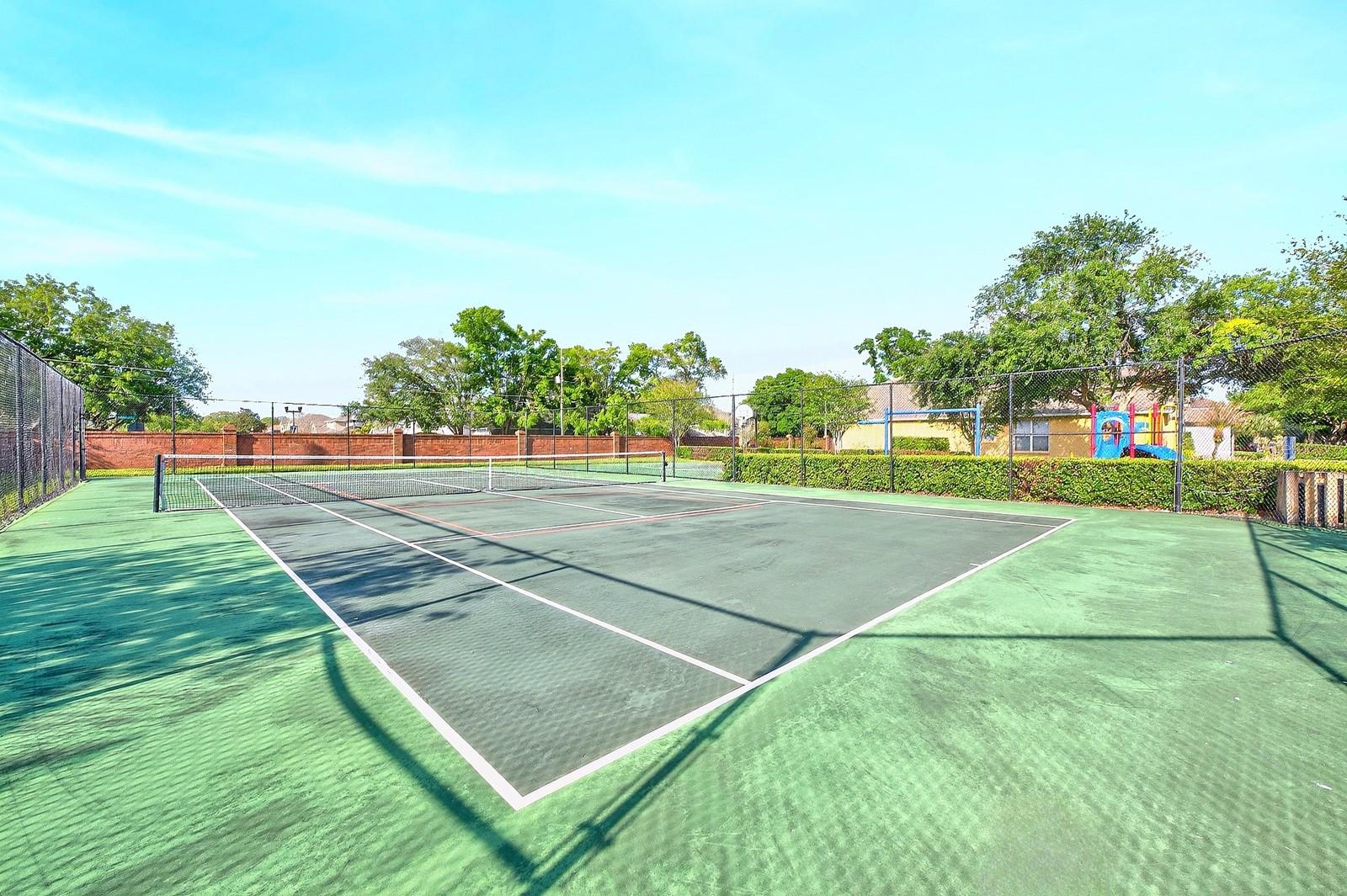 Listing photo id 39 for 3965 Emerald Estates Circle