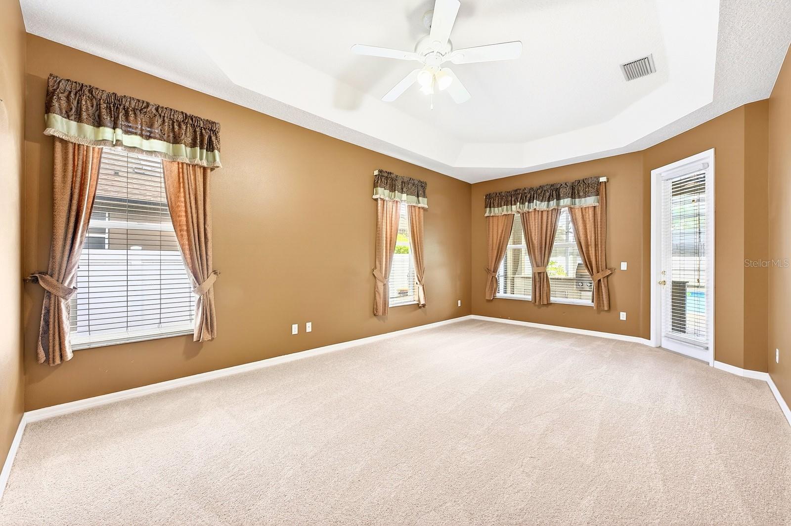 Listing photo id 44 for 3965 Emerald Estates Circle