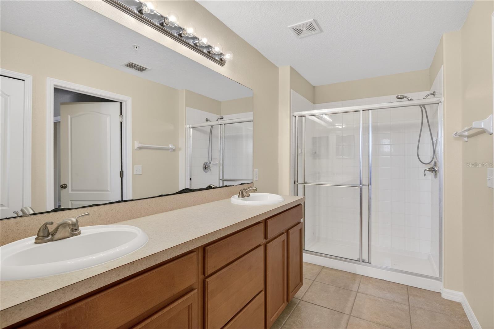 Image 12 of 27 For 1519 Priory Circle