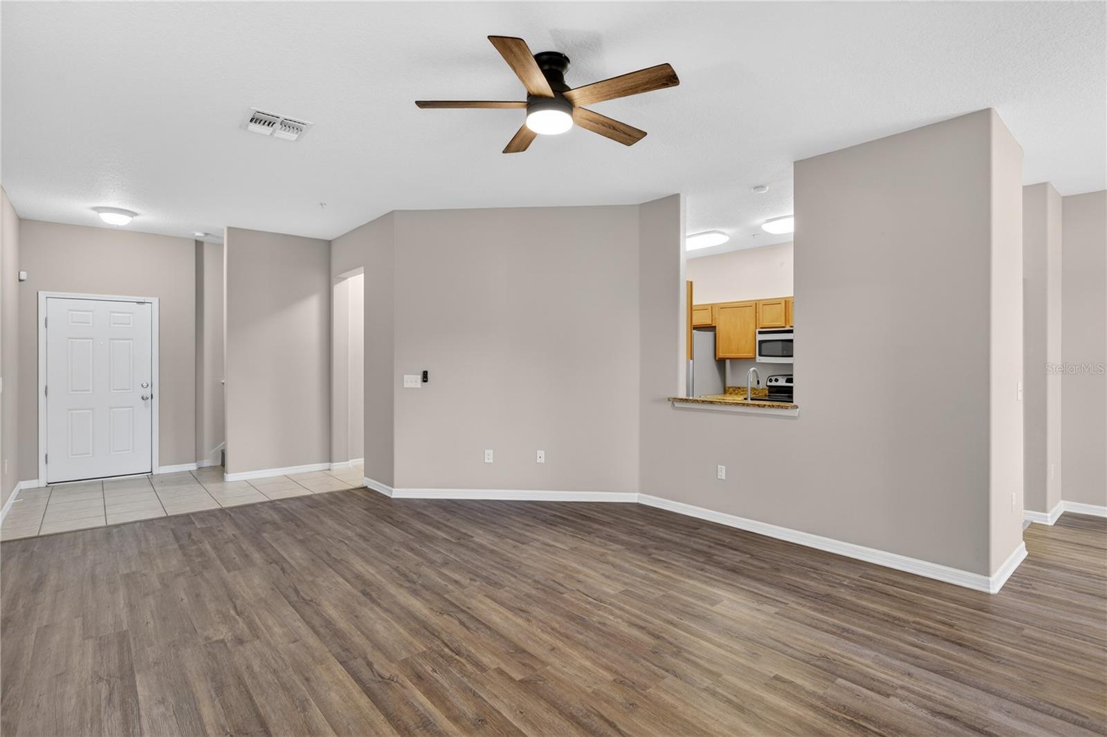 Image 4 of 27 For 1519 Priory Circle