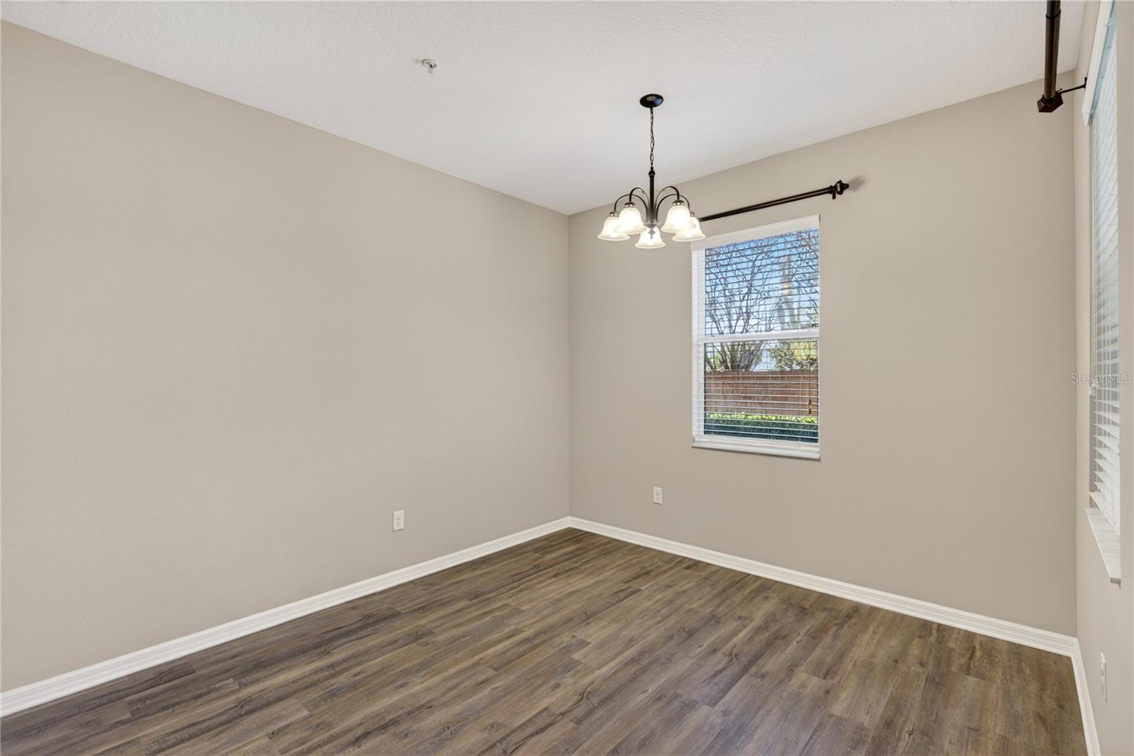 Image 5 of 27 For 1519 Priory Circle