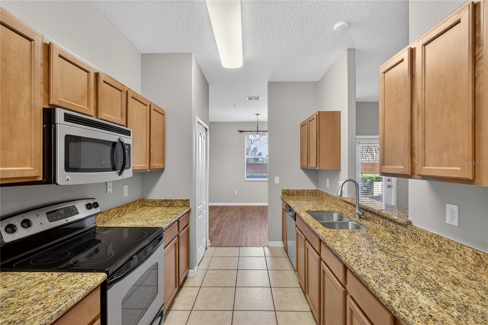 Image 8 of 27 For 1519 Priory Circle