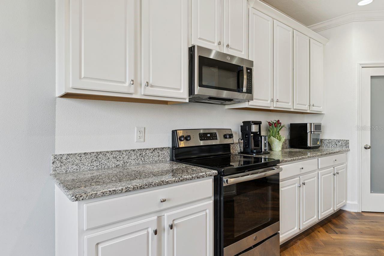 Image 7 of 38 For 18799 Henequen Lane Se