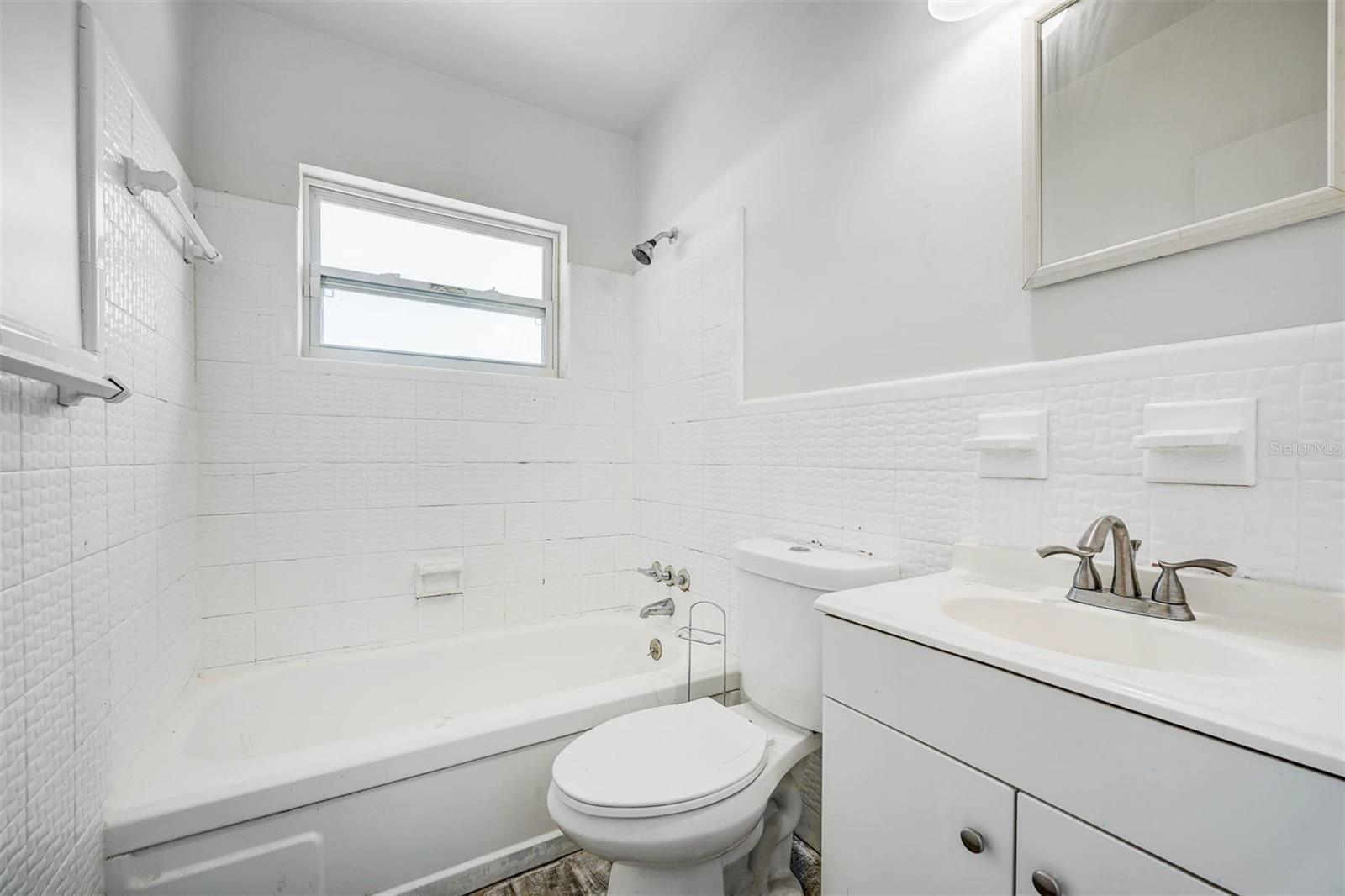 Image 11 of 20 For 5211 Bonnie Brae Circle