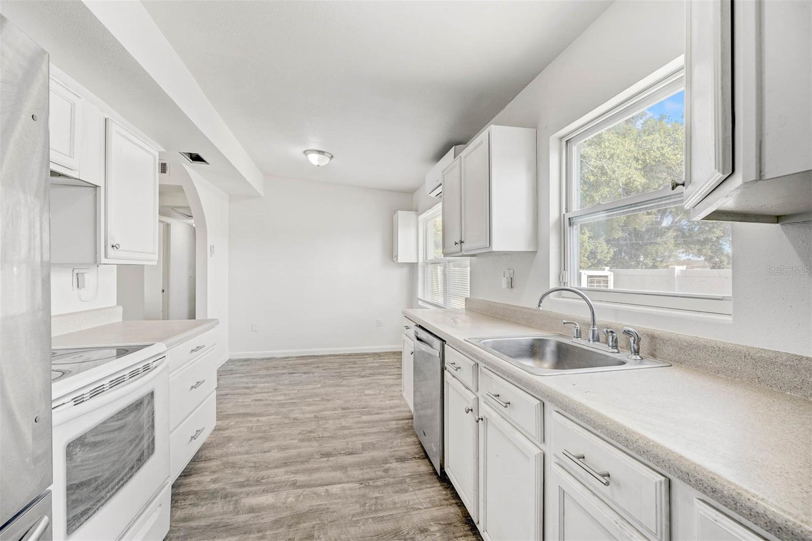 Image 16 of 20 For 5211 Bonnie Brae Circle