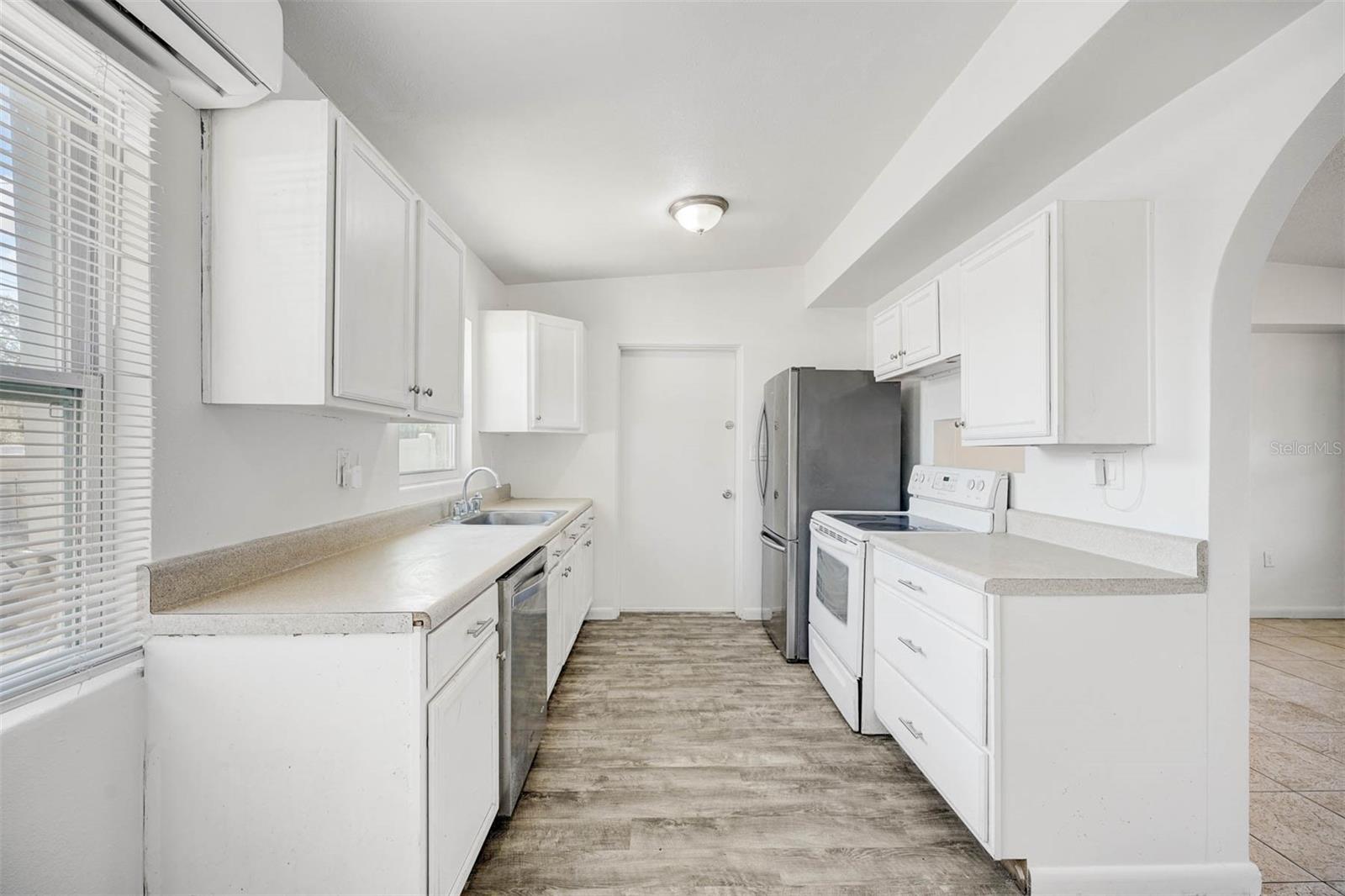 Image 17 of 20 For 5211 Bonnie Brae Circle