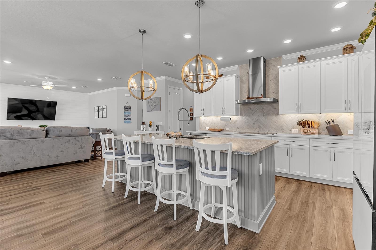 Image 14 of 52 For 17140 Cercis Loop