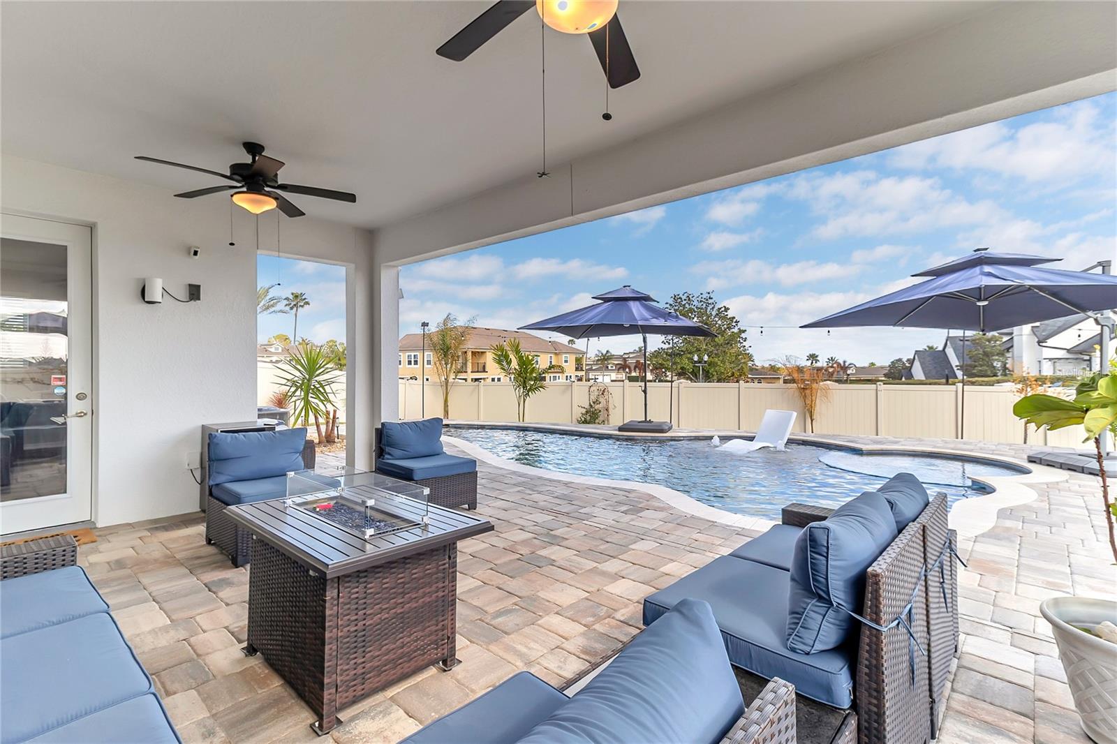 Image 21 of 52 For 17140 Cercis Loop