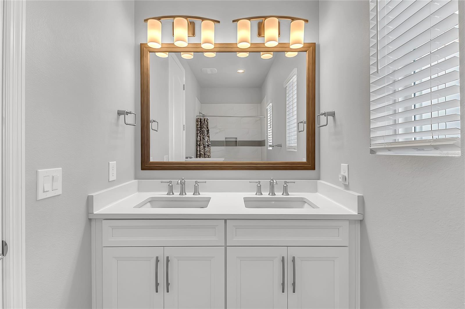 Image 34 of 52 For 17140 Cercis Loop