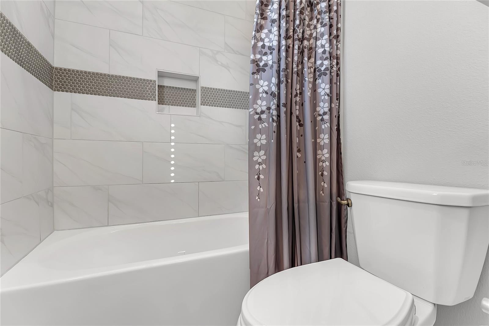 Image 35 of 52 For 17140 Cercis Loop