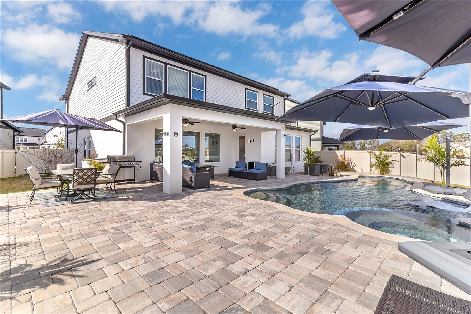 Image 42 of 52 For 17140 Cercis Loop