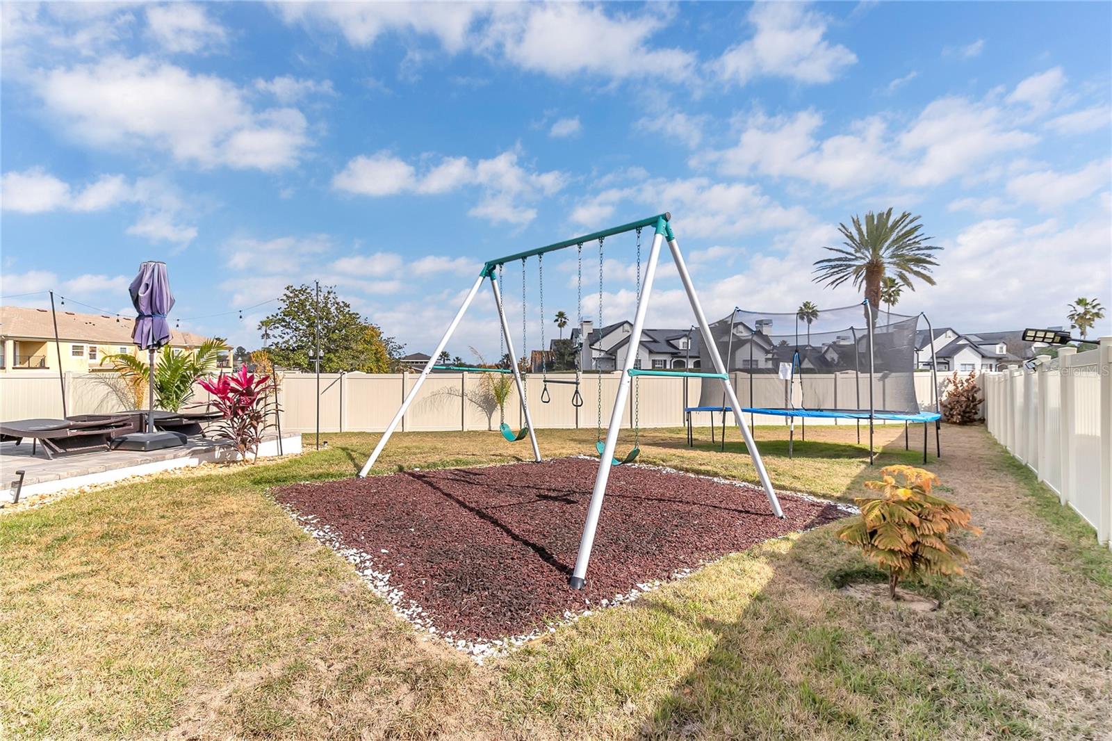 Image 43 of 52 For 17140 Cercis Loop