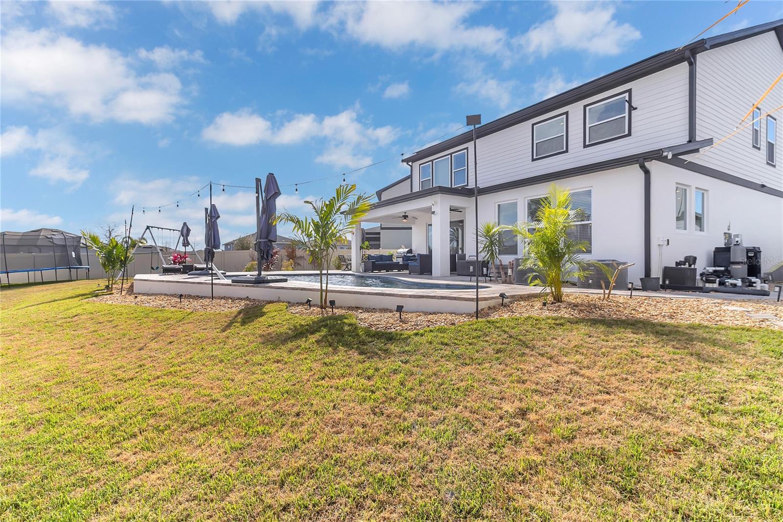 Image 44 of 52 For 17140 Cercis Loop