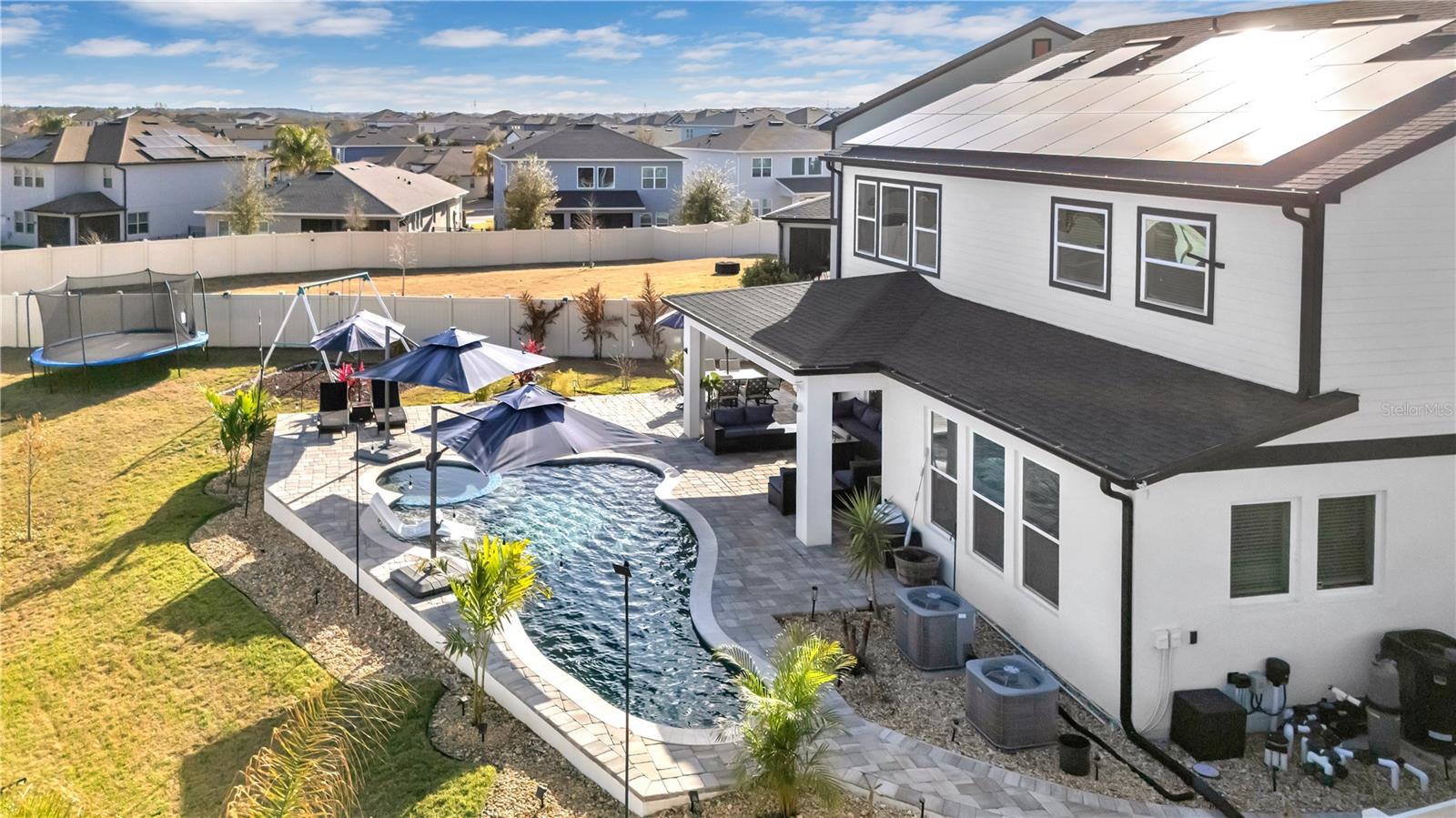 Image 6 of 52 For 17140 Cercis Loop