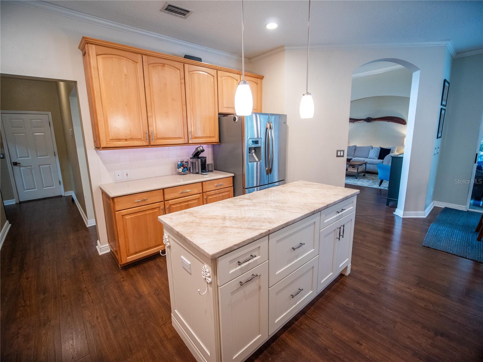 Image 10 of 43 For 104 Thunberg Cove