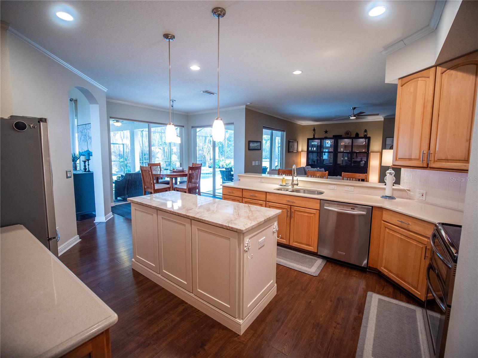 Image 11 of 43 For 104 Thunberg Cove