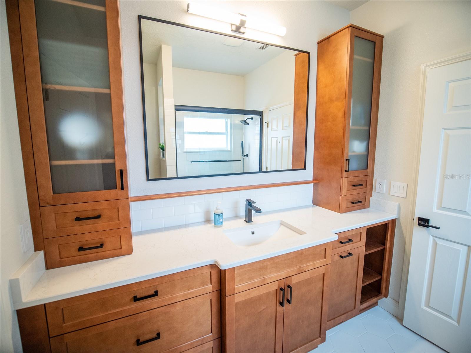 Image 21 of 43 For 104 Thunberg Cove