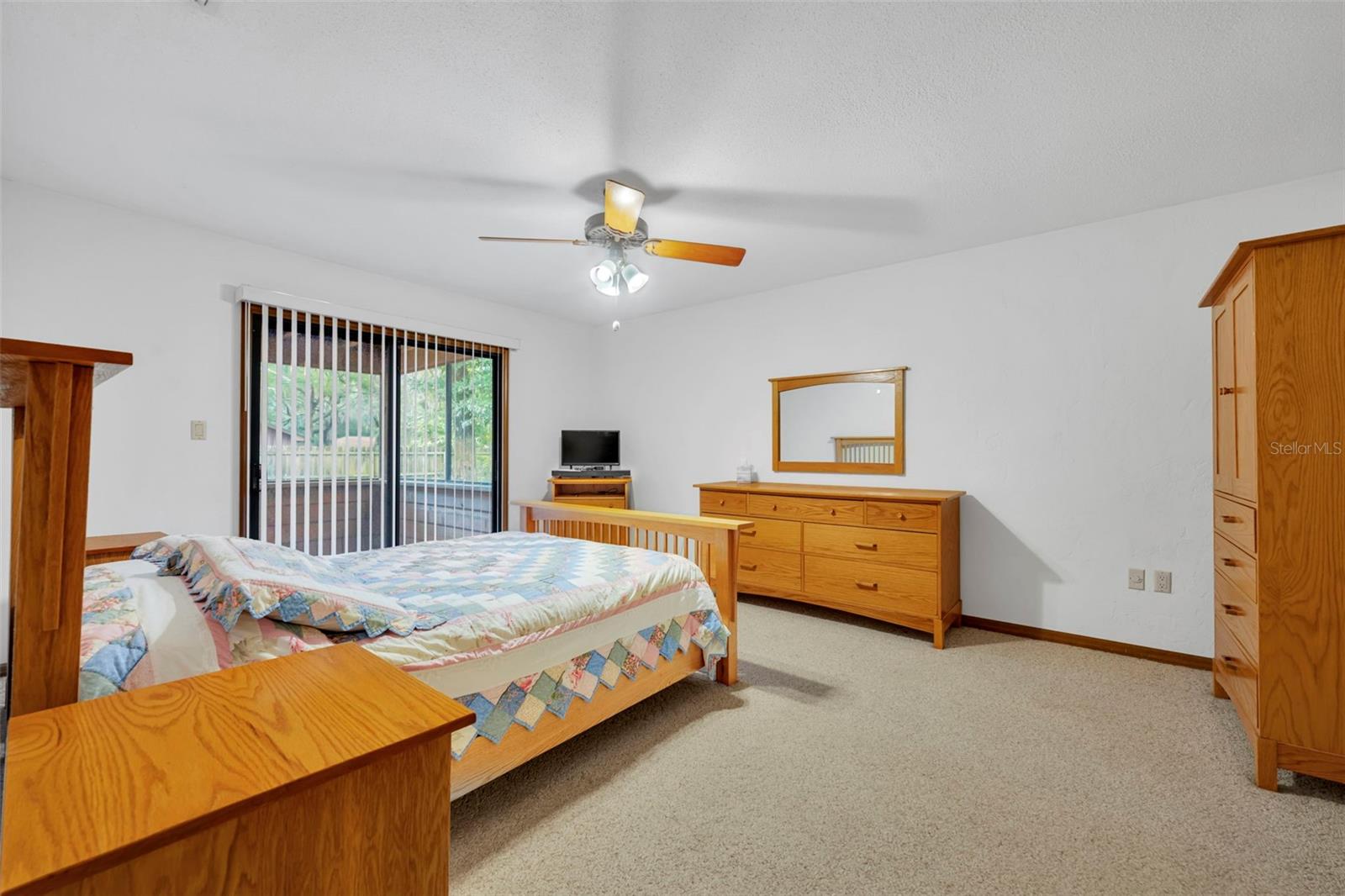 Image 14 of 30 For 424 Kimberly Court