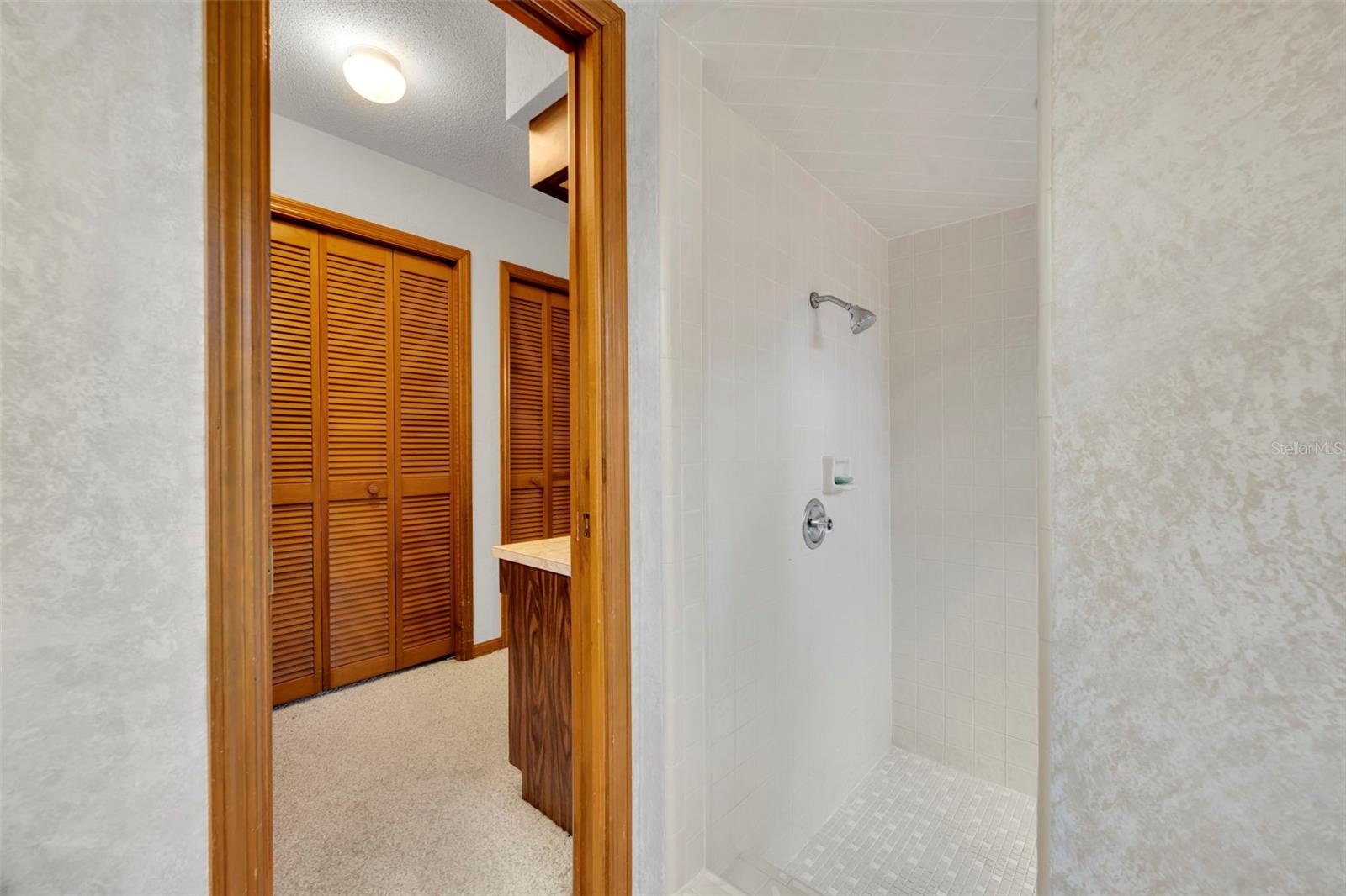 Image 16 of 30 For 424 Kimberly Court